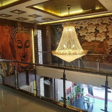 Shri Sai Hotel Āzamgarh Exterior foto