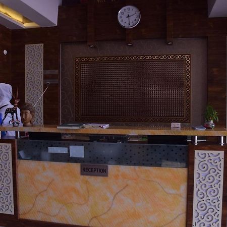 Shri Sai Hotel Āzamgarh Exterior foto
