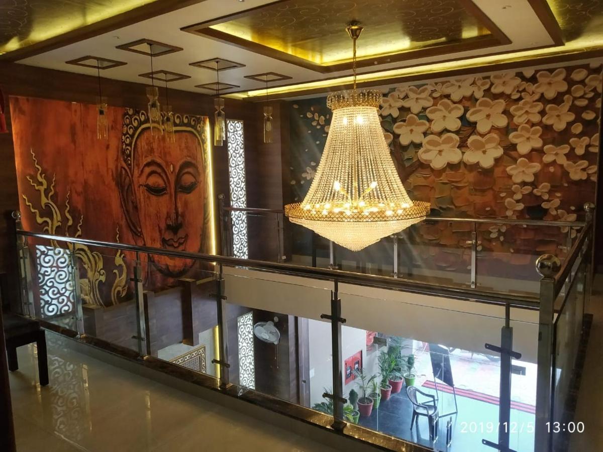 Shri Sai Hotel Āzamgarh Exterior foto